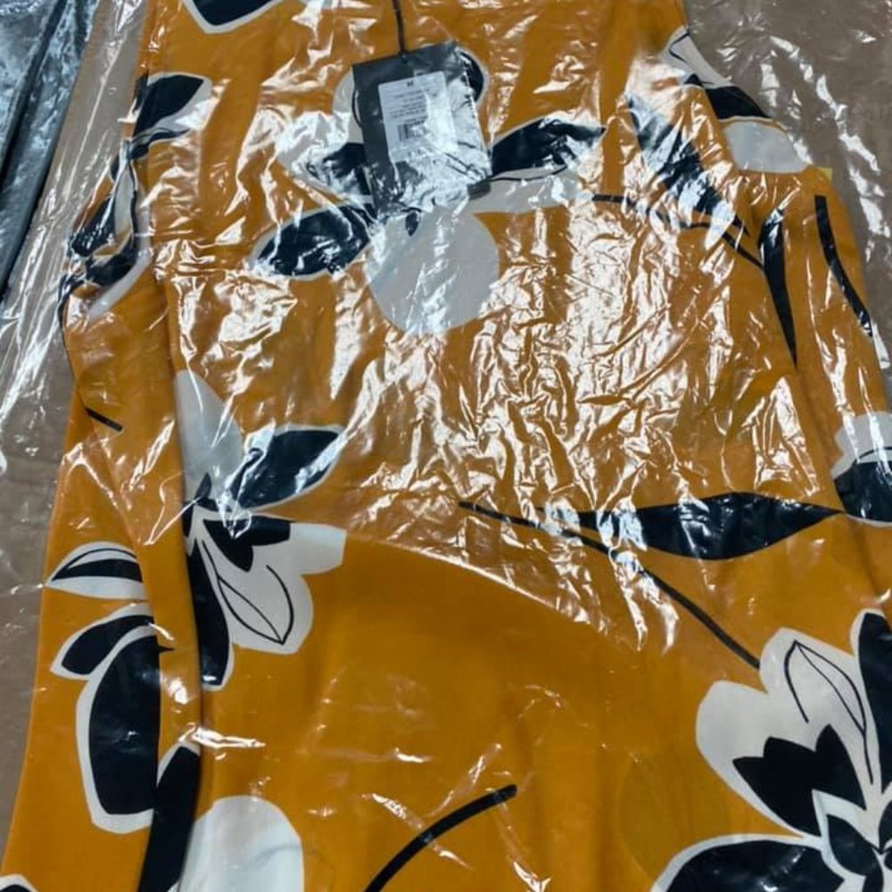 Yellow Blouse - Picture 2 of 3